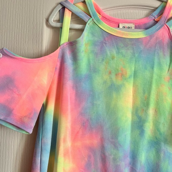 BiBi Open Shoulder Top - Picture 2 of 7